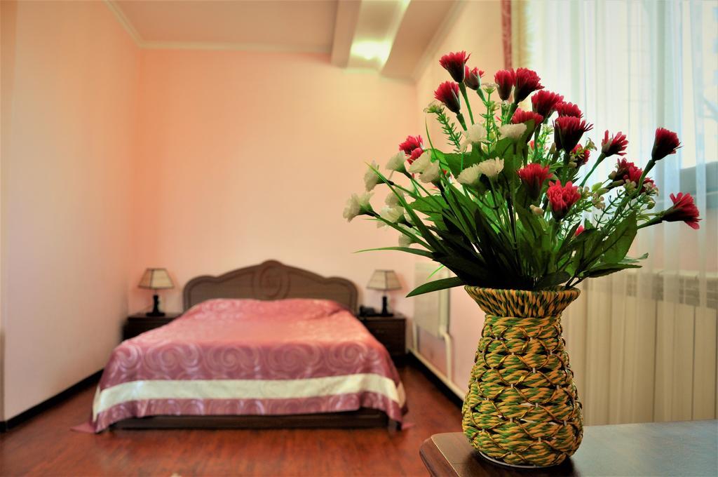 Bishkek Villa Hotel Kültér fotó